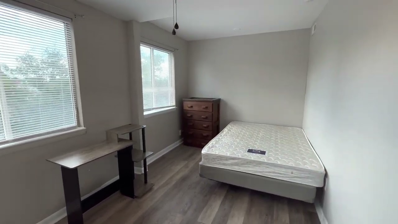 1390-F Hunters Ridge. Harrisonburg, VA 22801