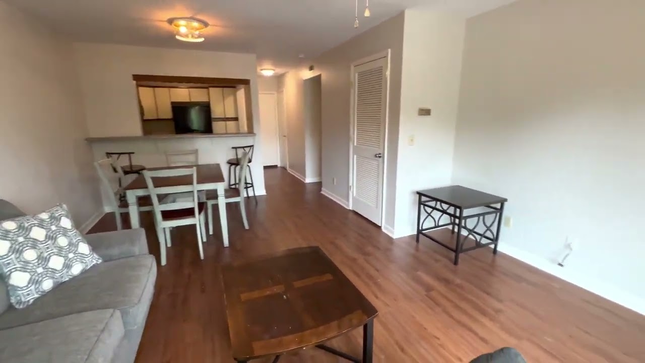 1360-J Hunters Ridge. Harrisonburg, VA 22801