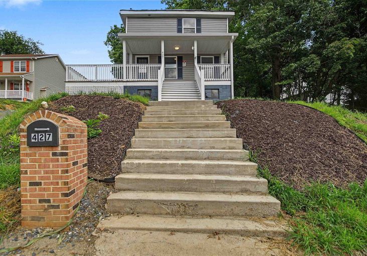 680015 - 427 Montgomery Ave